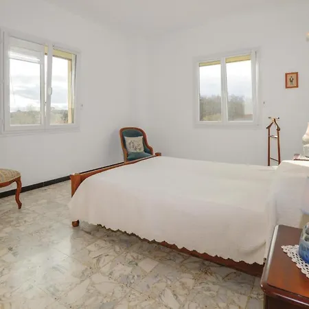 Apartment Beautiful In W/ Wifi And 3 Bedrooms